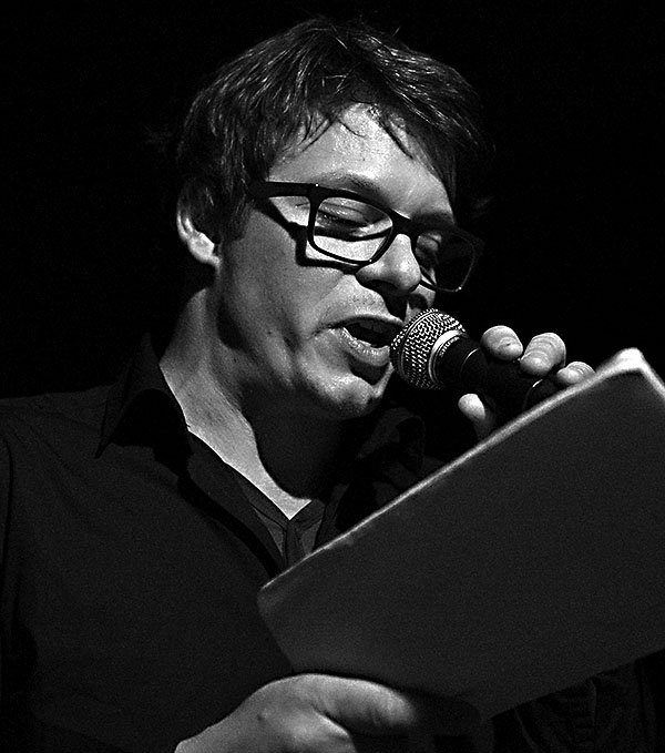 Ivo Stefan (Lázně Kobalt), taktéž Ginnungagap a nová tvář Skrytého půvabu byrokracie. Potulný dělník 2015, Brno - RC Brooklyn. Foto Zdenek Vykydal Ivo Stefan (Lázně Kobalt), taktéž Ginnungagap a nová tvář Skrytého půvabu byrokracie. Potulný dělník 2015, Brno - RC Brooklyn. Foto Zdenek Vykydal