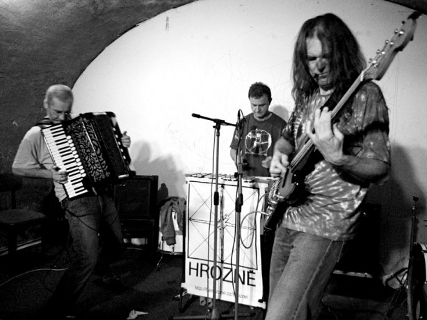 Hrozně. Deset let Ears & Wind Records, Brno - klub Boro, 16. - 17. listopadu 2012