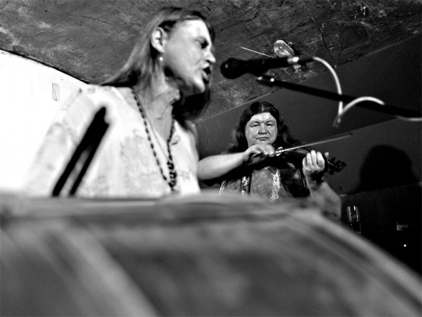 Špinavé spodní prádlo. Homér\'s Memorial, 10.-11. ledna 2014, klub Boro, Brno. Foto © Miro Trimay