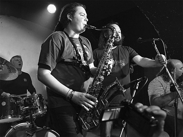 Psychedelic Band - Mongolovy městské sady. Homér’s Memorial 2015. Foto Zdeněk Vykydal.