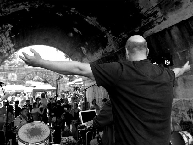 Světlo na konci tunelu, ostopovický Ježíš - Marek Sobola, Krákor 2013, foto © Vladimír Sabo