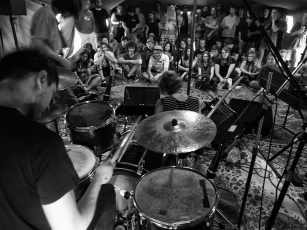 Živo na malé scéně, Krákor 2016, Ostopovice u Brna. Foto An Anus
