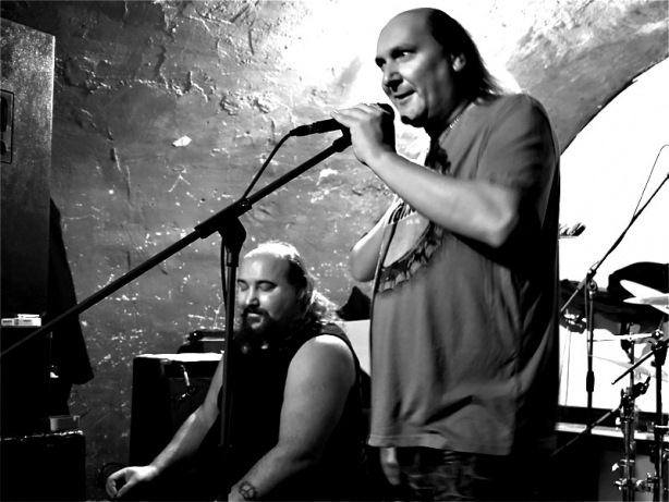 Ivoš Krejzek a Mongolovy městské sady. Les - Krákor retrospektiva, 29. a 30. listopadu 2013, Brno - klub Boro, foto Zdeněk Vykydal