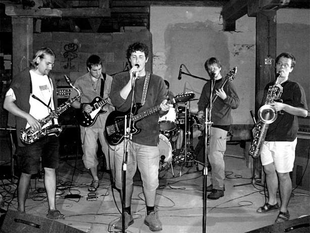 Betonovej Pes. Festival spodních proudů - Mlýn, Jindřichův Hradec, 29. -30. 8. 2003