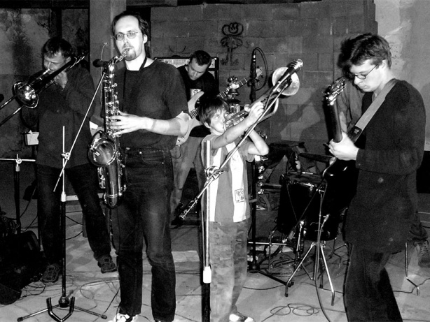 Ginnungagap. Festival spodních proudů - Mlýn, Jindřichův Hradec, 29. -30. 8. 2003
