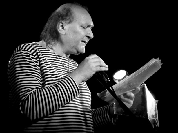 Dekadent Ivoš Krejzek. Klub 77, Banská Bystrica, 28. září 2013.  Foto © Andrej Čulák