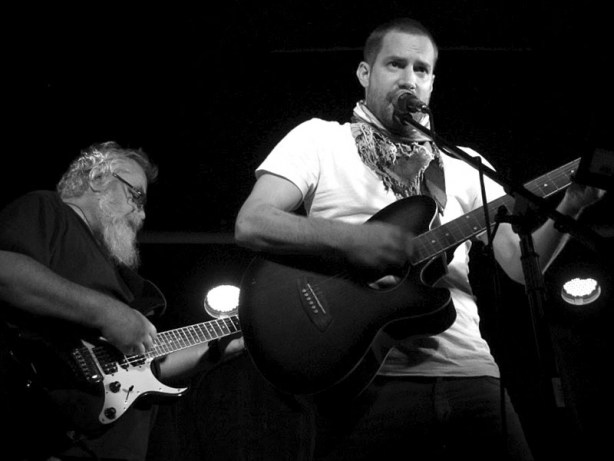 Nic moc kvintet. Zástupci brněnského undergroundu XXI století. Klub 77, Banská Bystrica, 28. září 2013.  Foto © Andrej Čulák.